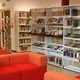 scaffali biblioteca